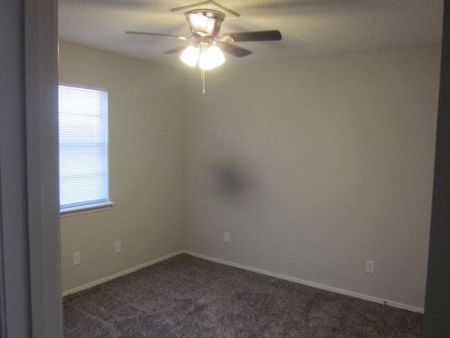 Building Photo - 4123 S Washington St