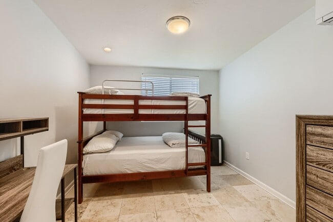 Building Photo - Walk to Morley Field - 3 Bed, 2 Bath + Bon...
