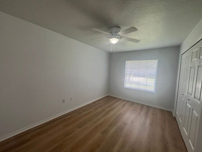 Building Photo - 38A Lindsay Dr