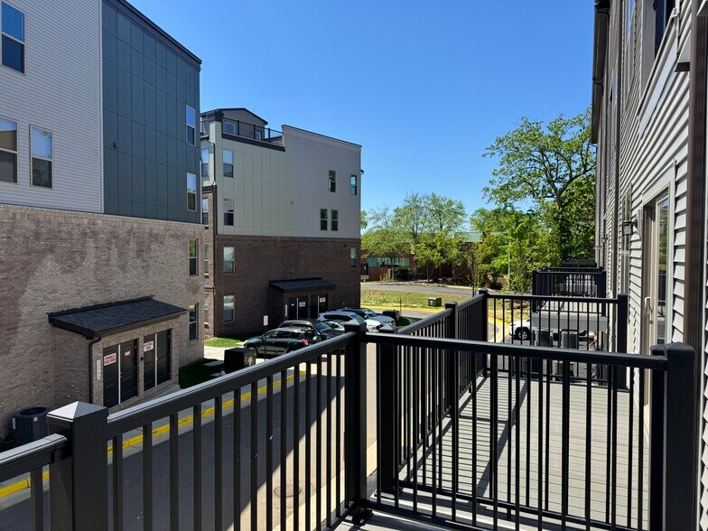 Deck view #2 - 13622 Innovation Station Loop