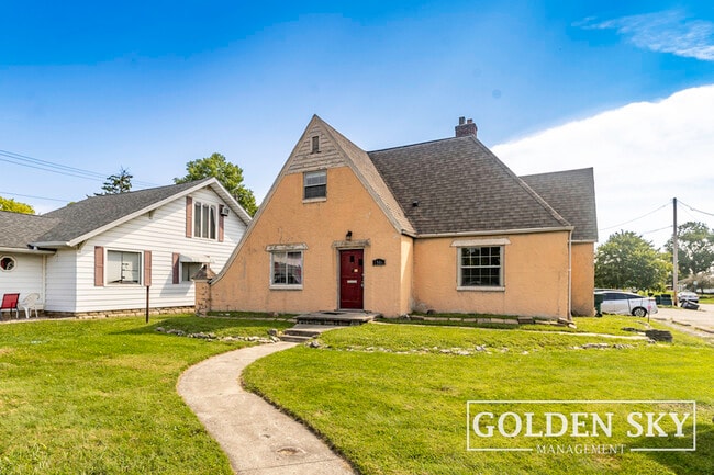 Primary Photo - 1516 Wheeling Ave