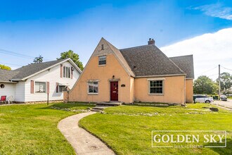 Building Photo - 1516 Wheeling Ave