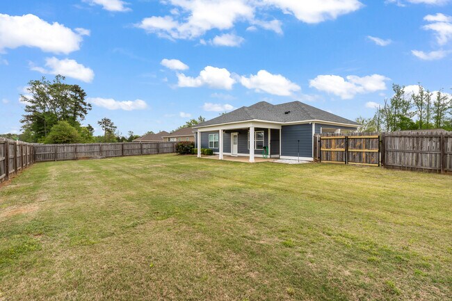 Fenced Backyard - 827 Berkshire Ct