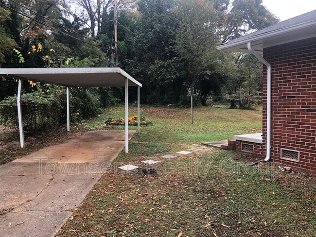 Building Photo - 3649 Dresden Dr E