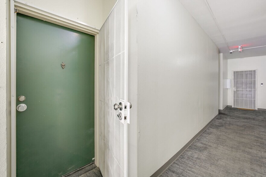 Building Photo - 2658-72 Broadway-SI ID1546258P