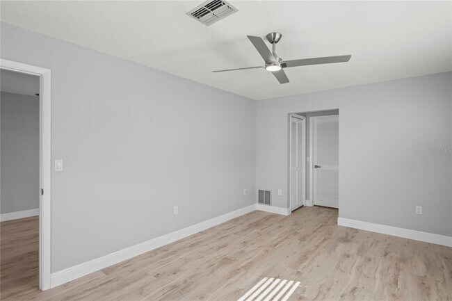 Building Photo - 8312 Roxboro Dr