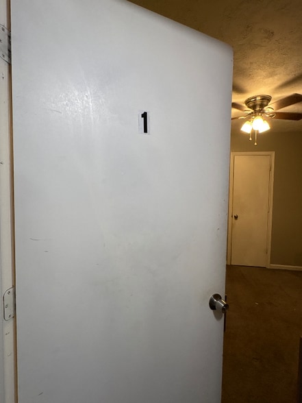 Building Photo - 318 Elm St