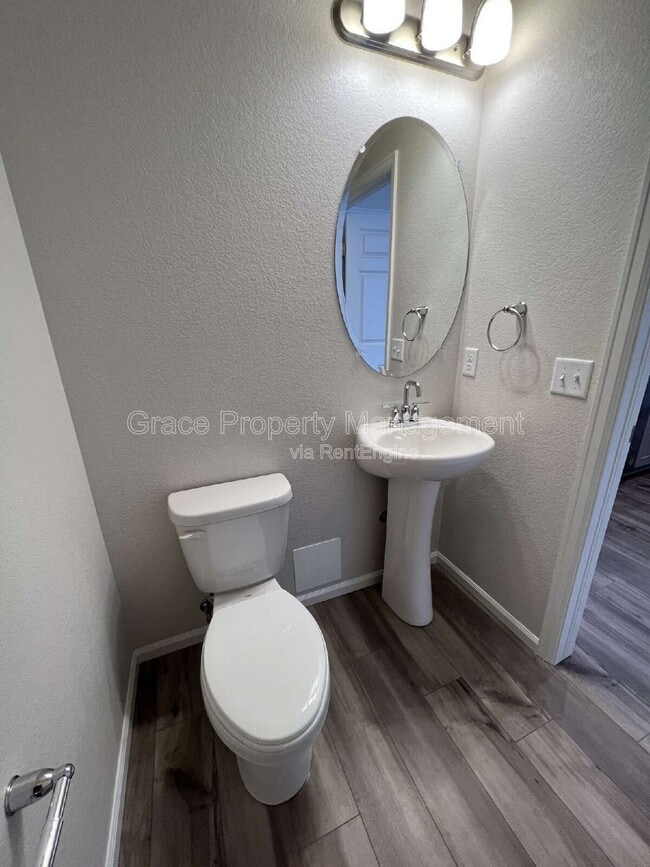 Building Photo - 12232 Creamery St