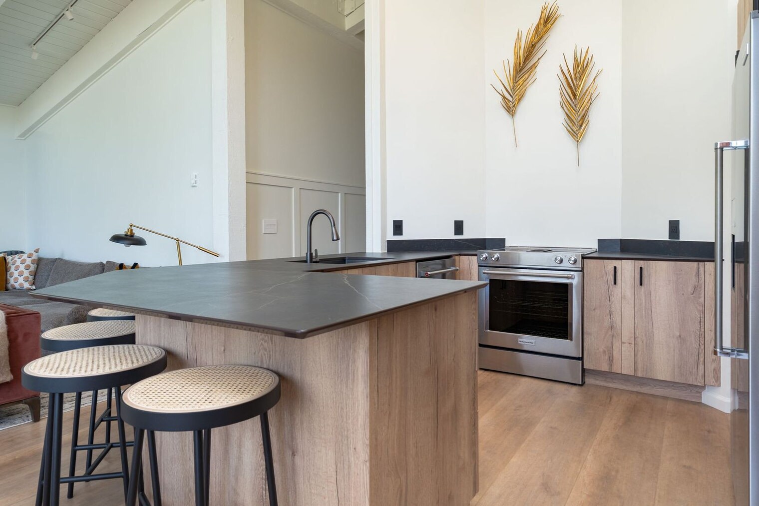 Building Photo - 360 Wood Rd