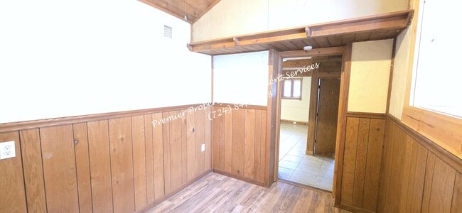 Building Photo - 114 Bryan St