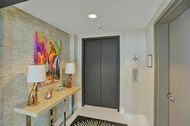 Building Photo - 900 Biscayne Blvd