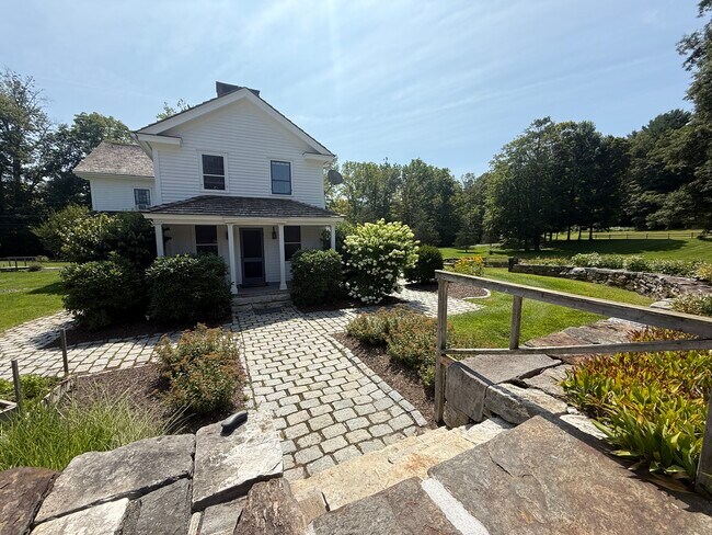 Building Photo - 28 Dugway Rd