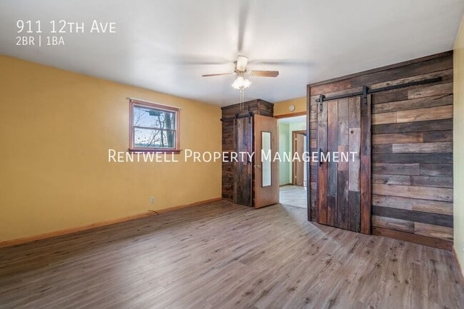 Building Photo - 911 12th Ave