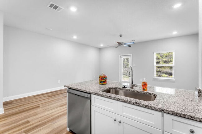 Building Photo - 12276 Frazier Ln