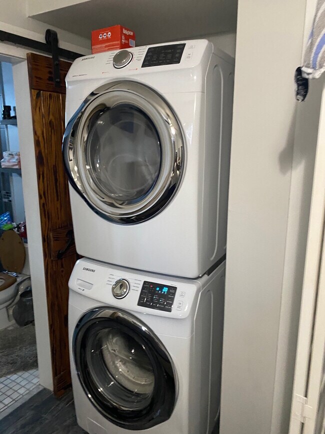 Building Photo - 1028 Whitehead St