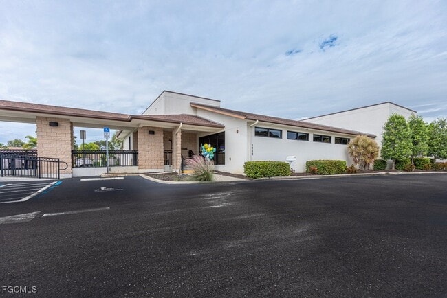 Building Photo - 1624 Pine Valley Dr