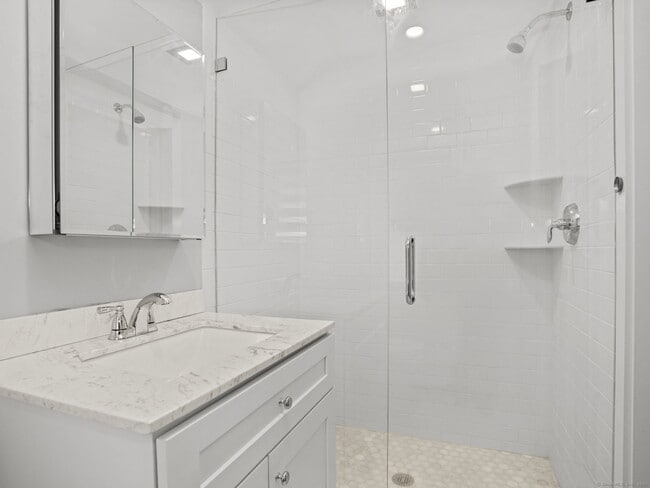 Building Photo - 29 Redfield Rd