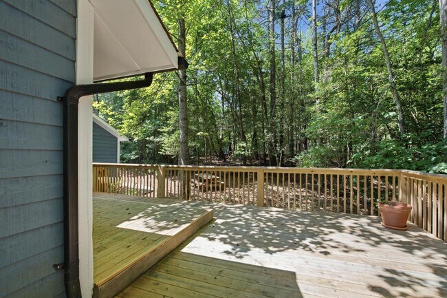 Building Photo - 2726 Pheasant Run St