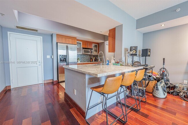 Building Photo - 335 S Biscayne Blvd