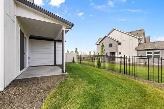 Building Photo - BRAND NEW Stunning 4-Bed, 3-Bath Townhome That Feels Like a Detached House