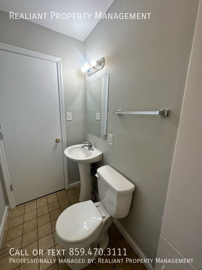 Building Photo - 124 Tartan Dr