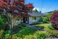 Building Photo - 2607 31st Ave W