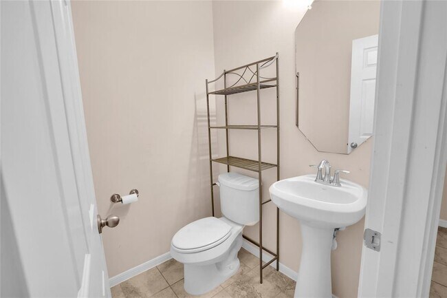 Building Photo - 8023 Villa Lago Ln