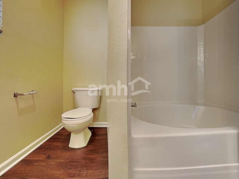 Building Photo - 3345 Wiliton Way