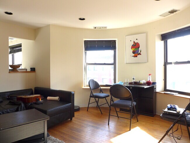 Building Photo - 76 Saint Stephen St