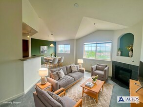 Building Photo - Cozy 1 bed 1 bath in Gated community near DIA