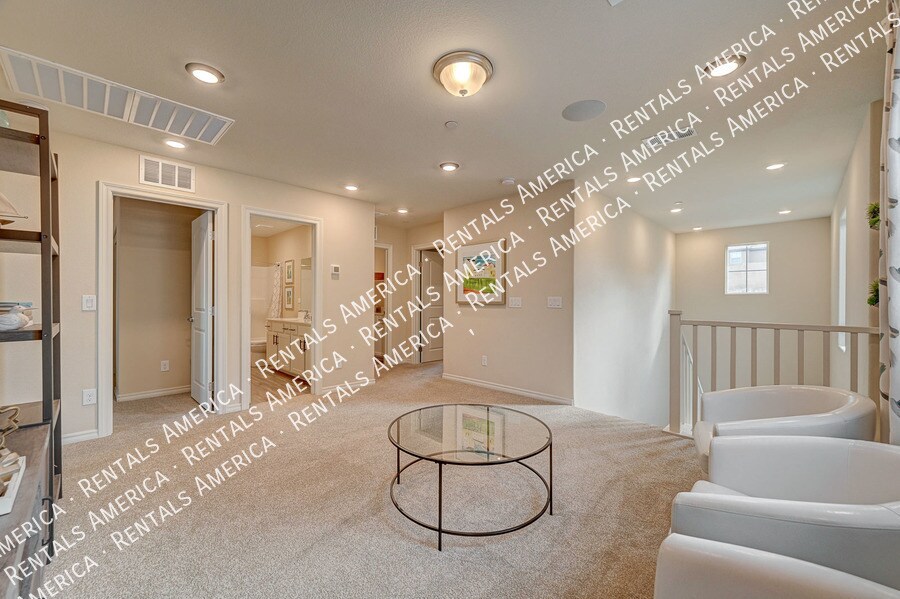 Building Photo - 310 Quail Finch Dr