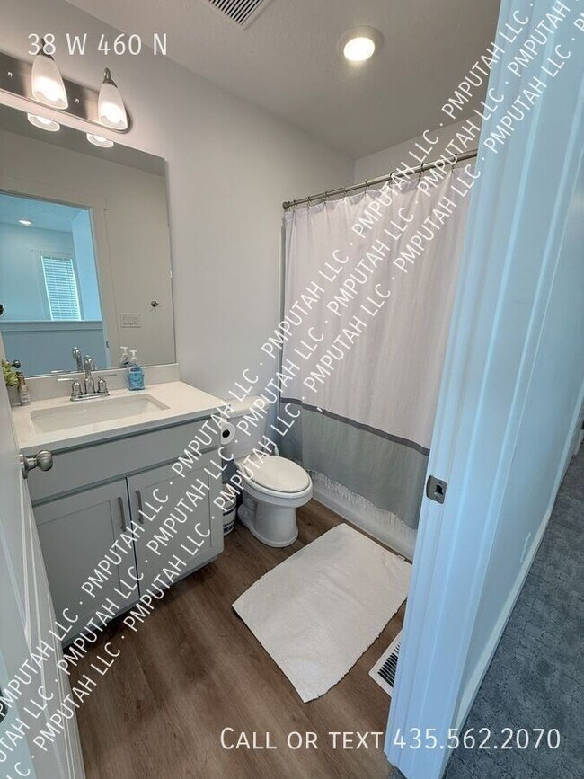 Building Photo - 38 W 460 N