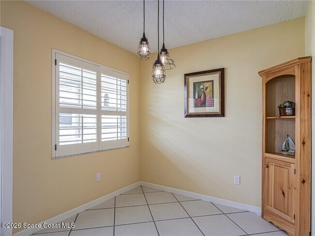 Building Photo - 11 Vista Palm Ln