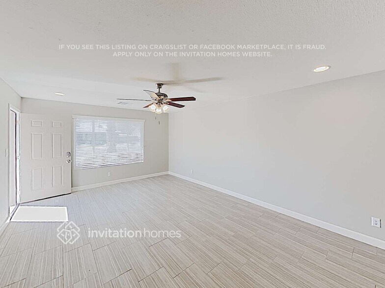 Building Photo - 2127 S Stanley Pl