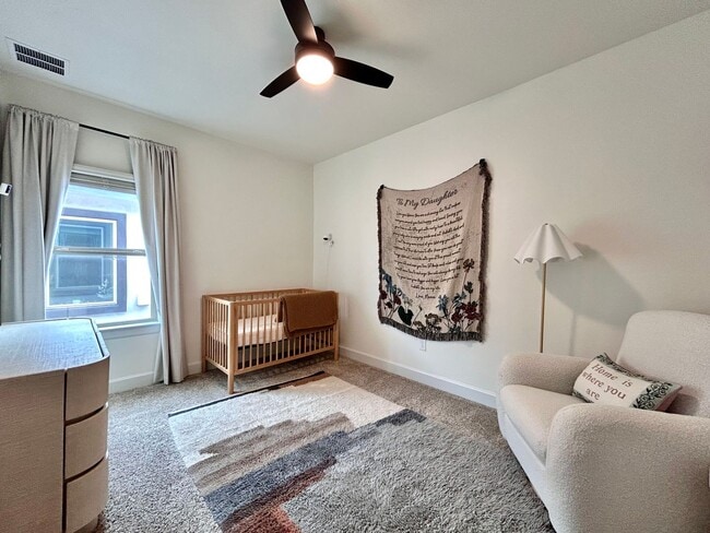 Building Photo - Spacious & Beautiful 3/BR 2/BA Two-Level Home with Garage & Fenced Yard