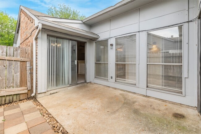 Building Photo - 17417 Ranch Country Rd