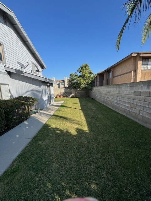 Building Photo - 5542 Orange Ave