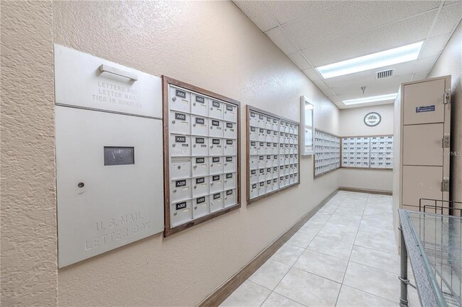 Building Photo - 2333 Feather Sound Dr