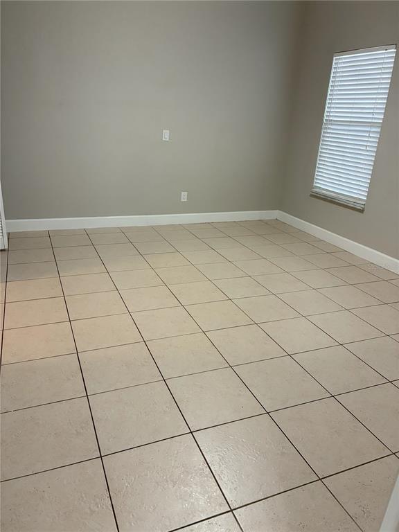 Building Photo - 2010 S Plainfield Dr