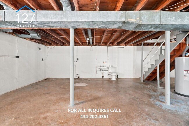 Building Photo - Spacious 4-Bedroom Single Family home with Large Backyard & Ample Storage