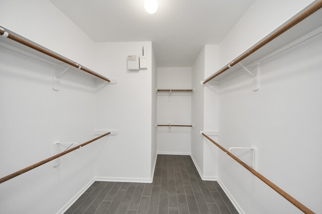 Building Photo - 1727 Aden Dr