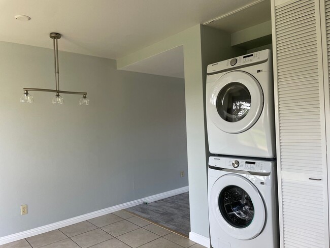 Building Photo - Kulalani Village - Right Next to Kapolei E...