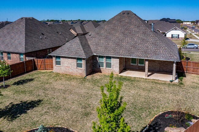 Building Photo - Stunning Corner Lot