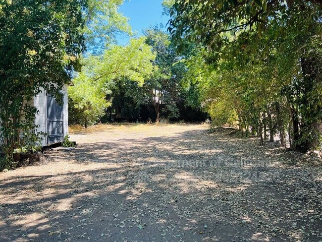 Building Photo - 9210 Goodspeed St