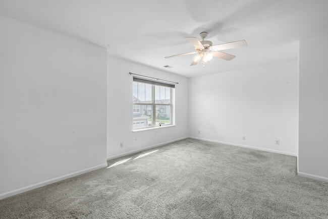 Building Photo - 1024 Moraine Dr