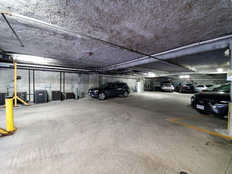 Building Photo - 1180 Washington St