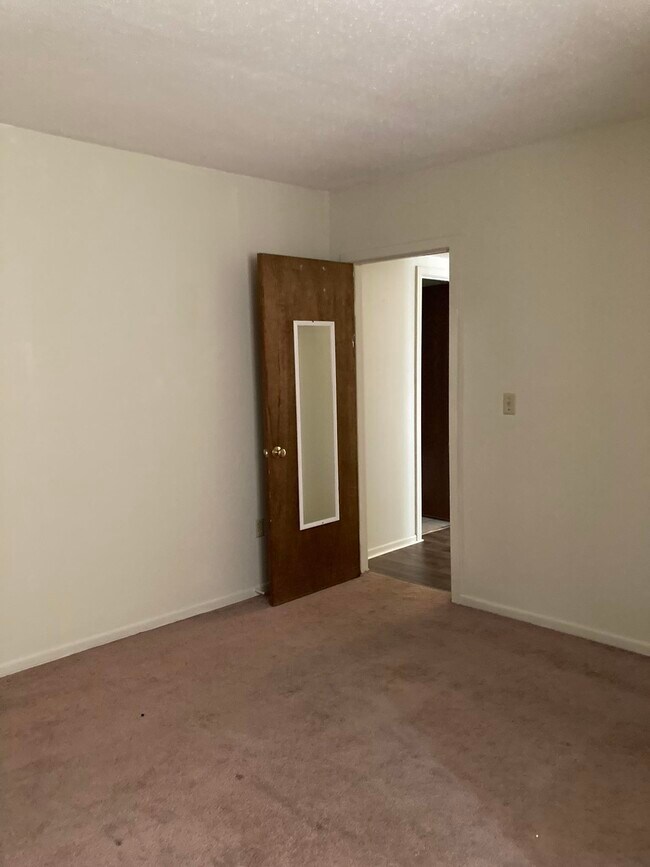 Building Photo - 117 Cluff Crossing Rd