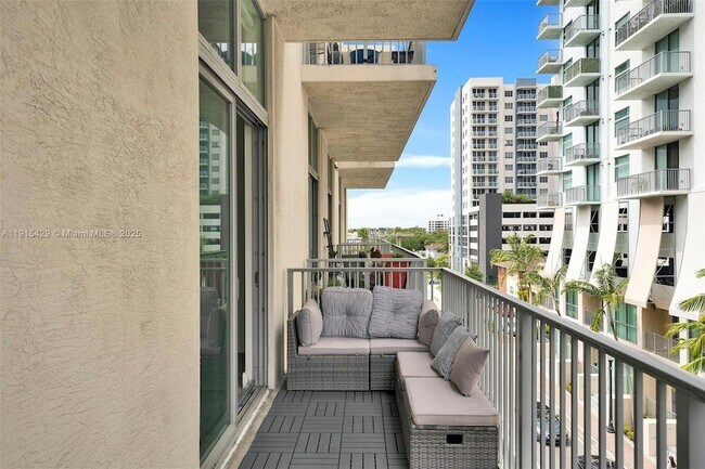 Building Photo - 2100 Van Buren St