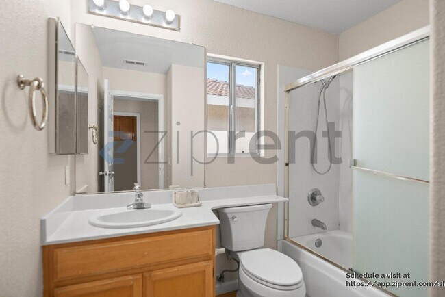 Building Photo - 514 Issac Ct