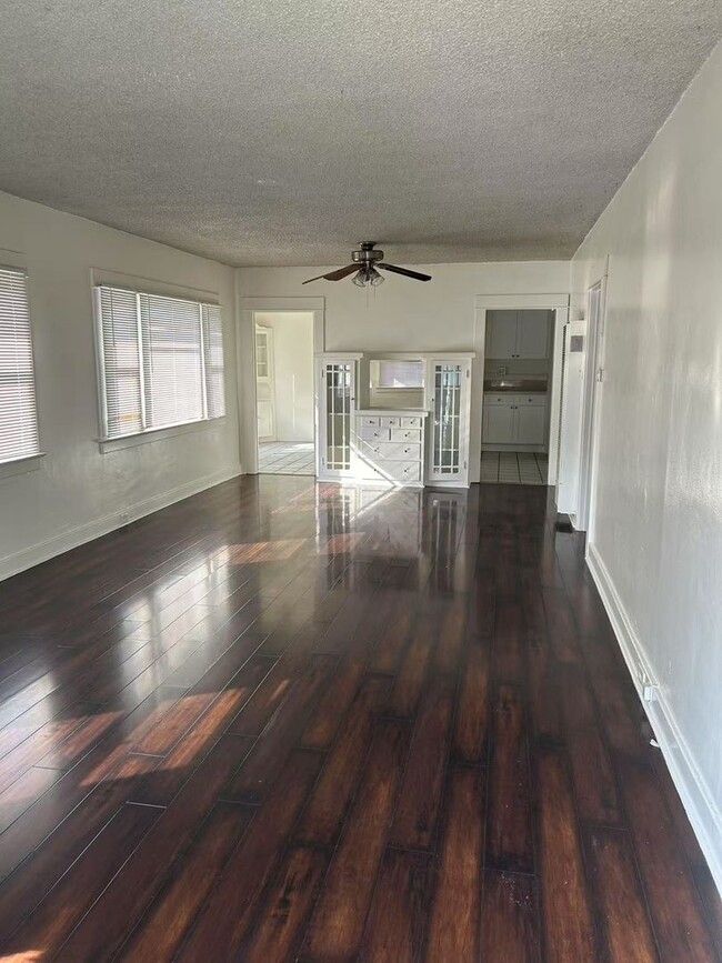 Building Photo - 1033 Coronado Ave